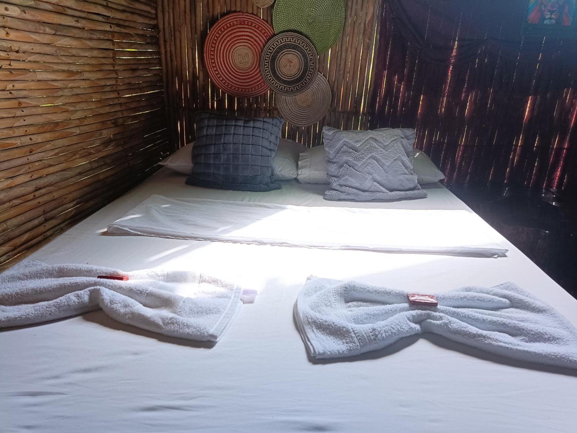 Bob Marley Beach Guachaca Bilik gambar
