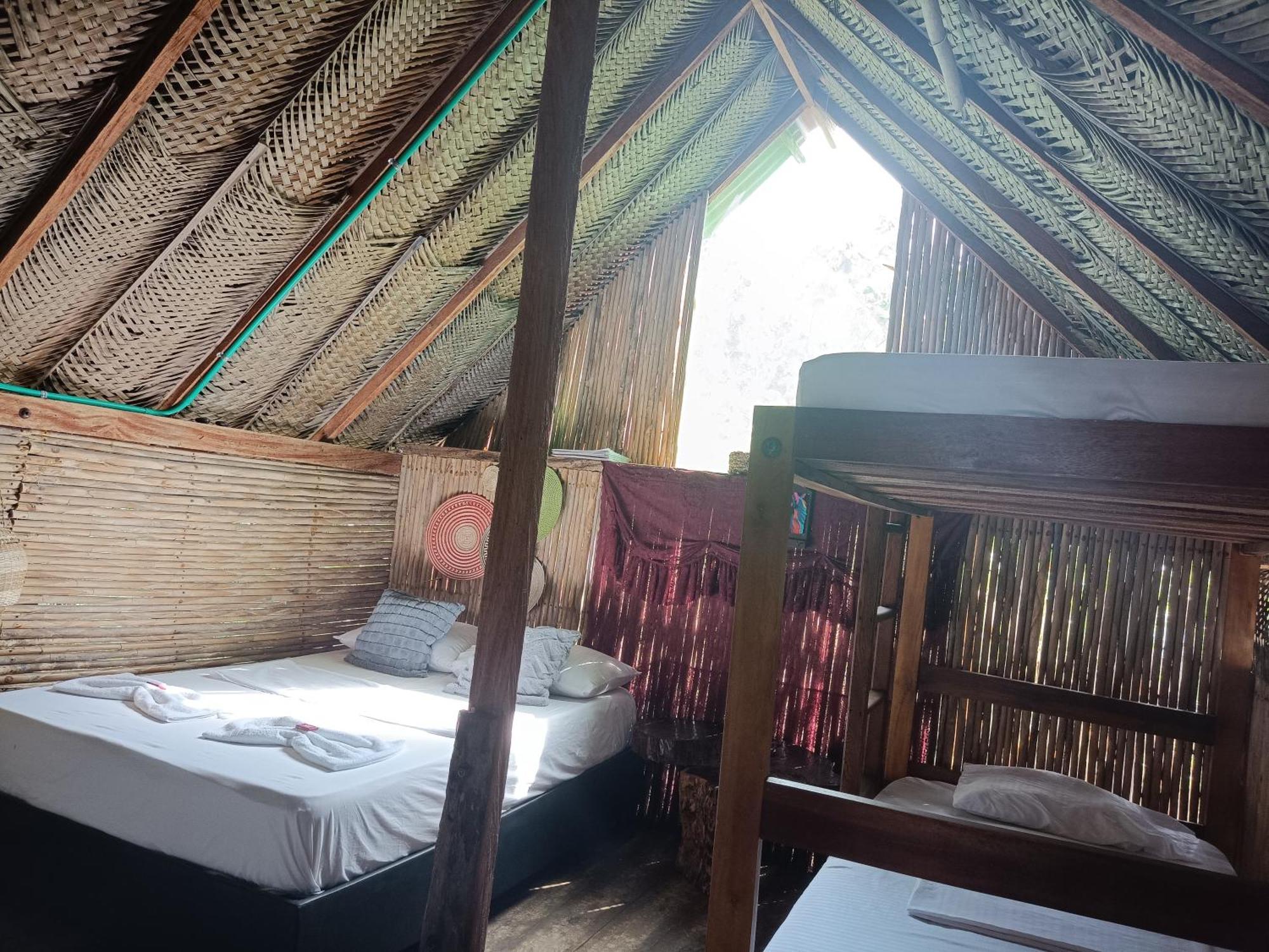 Bob Marley Beach Guachaca Bilik gambar