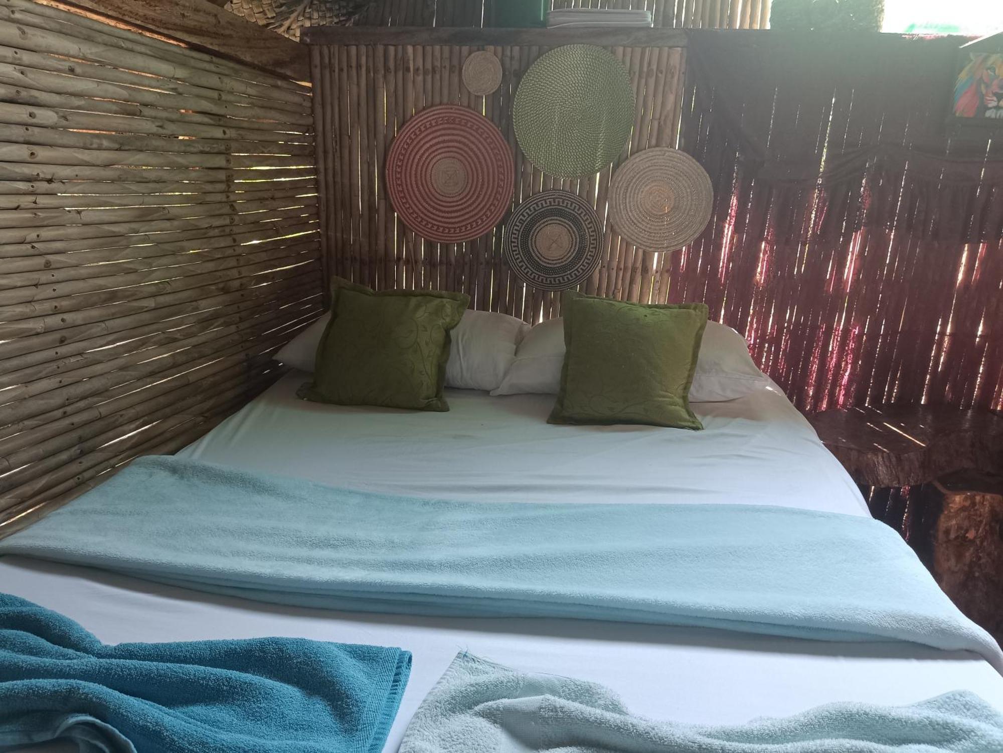 Bob Marley Beach Guachaca Bilik gambar